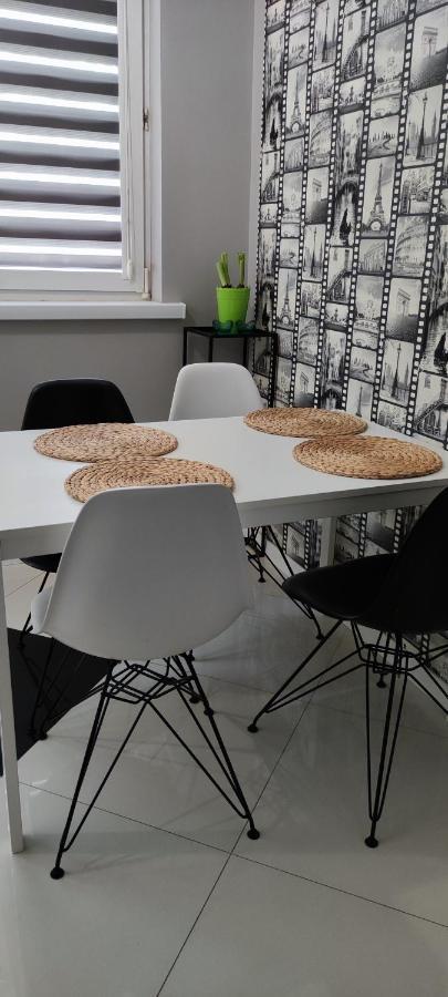 Apartament 25 Plock Bagian luar foto