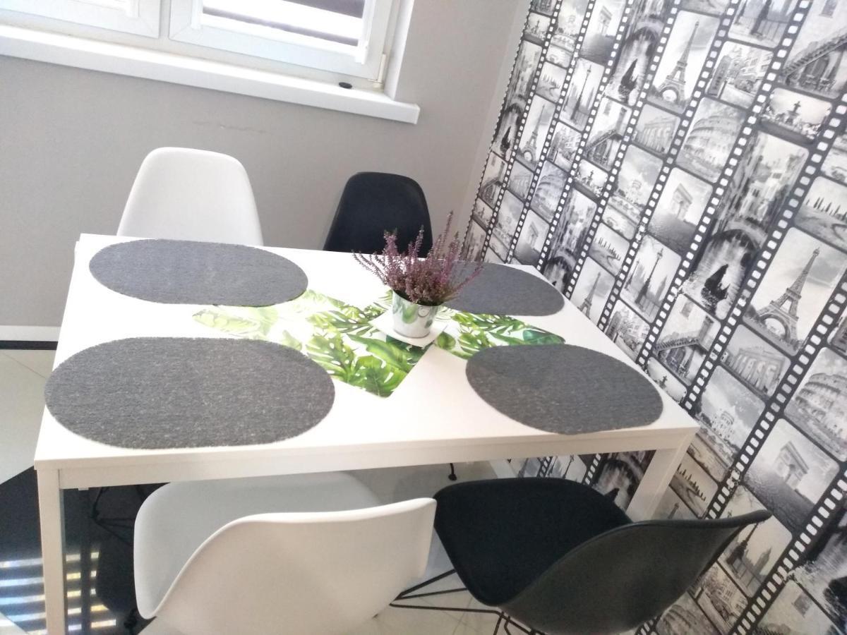 Apartament 25 Plock Bagian luar foto